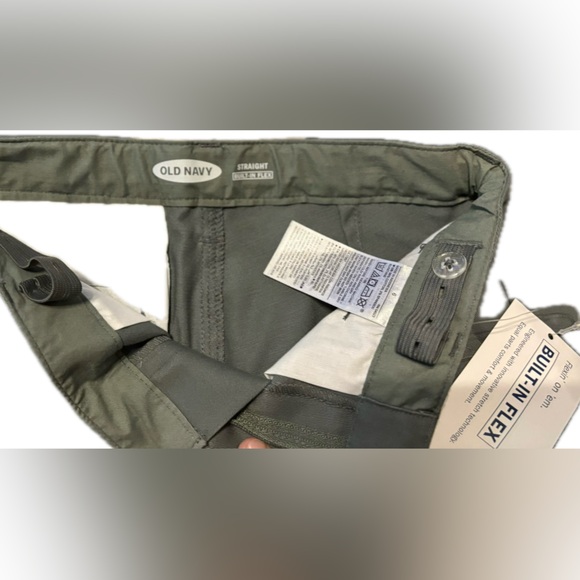 Old Navy Chinos- Army Green- Flat front; Size 6 NEVER WORE- New with some tags - Picture 3 of 4